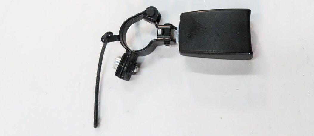 Thumbnail 4: 2012 RANGE ROVER SPORT (L320) REAR CENTER 2nd ROW SEAT SEATBELT BUCKLE RECEIVER