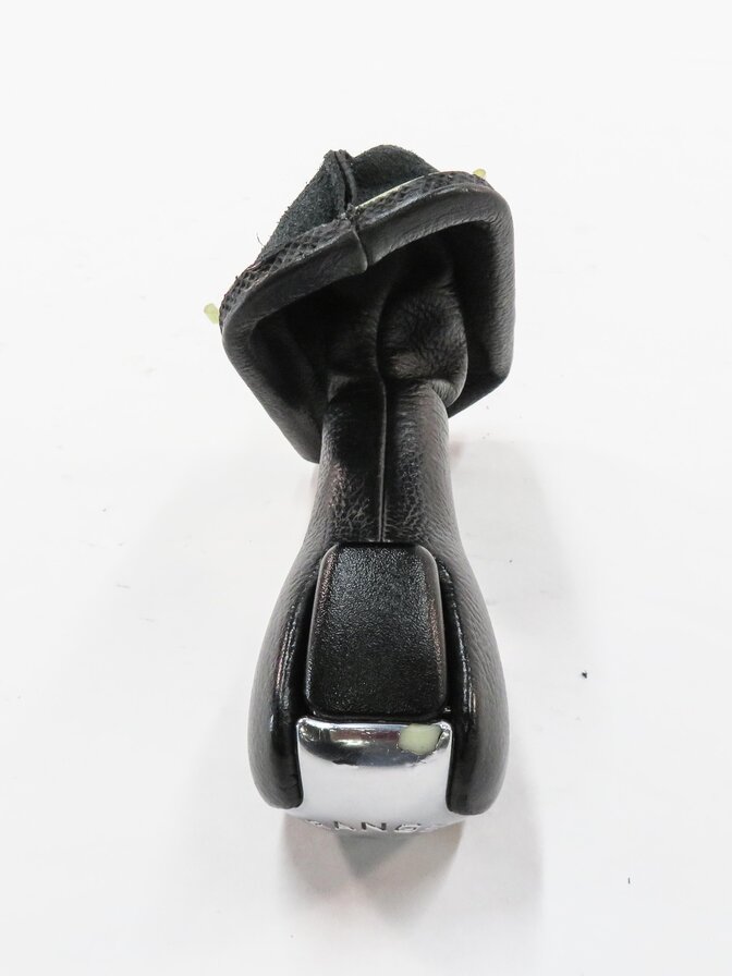 Thumbnail 2: 2012 RANGE ROVER SPORT (L320) TRANSMISSION GEAR SHIFTER SHIFT KNOB w/ BOOT