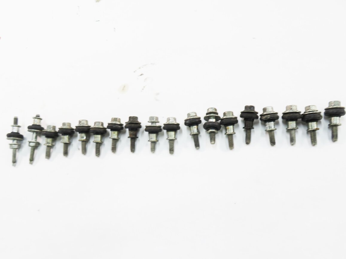 Thumbnail 9: 10-18 RANGE ROVER SPORT (L320 L322 L494 L405) 5.0L V8 - RIGHT ENGINE VALVE COVER