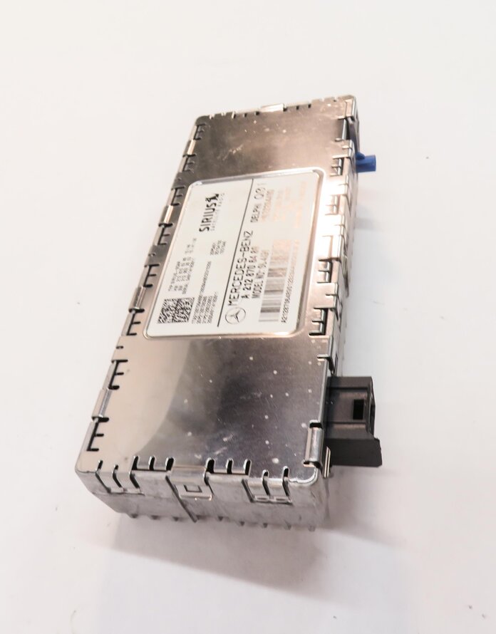 Thumbnail 3: 10-16 MERCEDES C250 C300 C350 E350 E550 GLK350 ML350 - SIRIUS SATELLITE RECEIVER