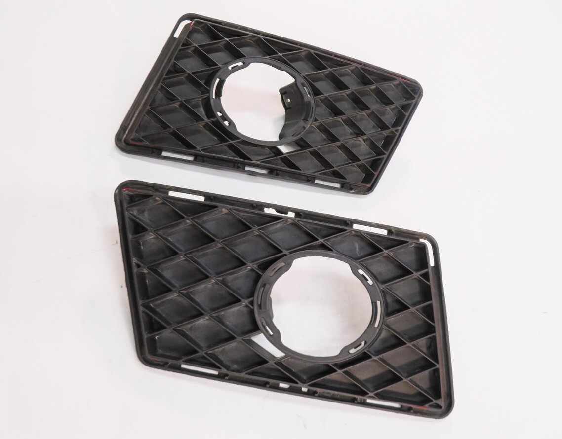 Thumbnail 2: 2012 MERCEDES BENZ GLK350 (X204) FRONT LEFT & RIGHT FOGLIGHT GRILLE TRIM SET-2