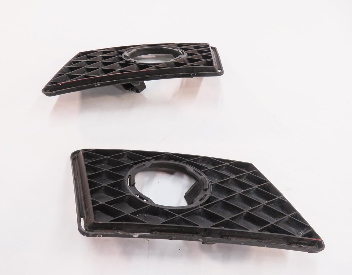Thumbnail 4: 2012 MERCEDES BENZ GLK350 (X204) FRONT LEFT & RIGHT FOGLIGHT GRILLE TRIM SET-2