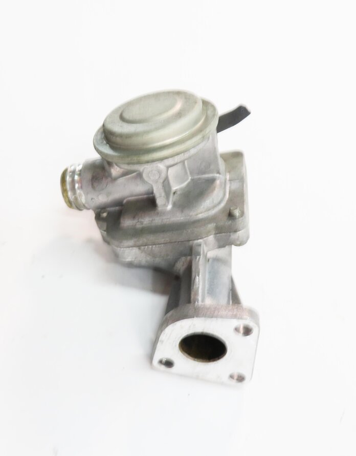 Thumbnail 4: 2012 MERCEDES GLK350 (X204) 3.5L M272.9 ENGINE - LEFT AIR INJECTION CHECK VALVE