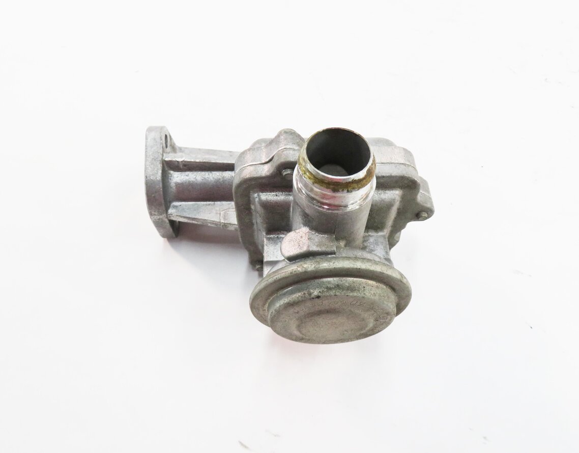 Thumbnail 5: 2012 MERCEDES GLK350 (X204) 3.5L M272.9 ENGINE - LEFT AIR INJECTION CHECK VALVE