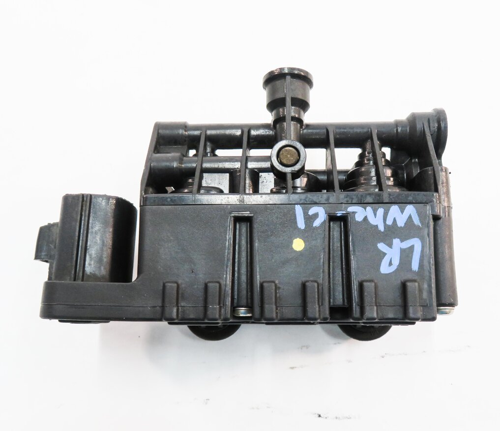 Thumbnail 4: 2011 RANGE ROVER SPORT (L320) AIR SUSPENSION VALVE BLOCK SET-3