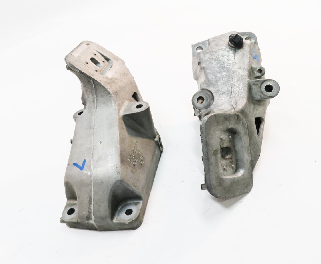 Thumbnail 2: 2011 RANGE ROVER SPORT (L320) 5.0L AJ133 V8 ENGINE - MOTOR MOUNT BRACKET SET-2