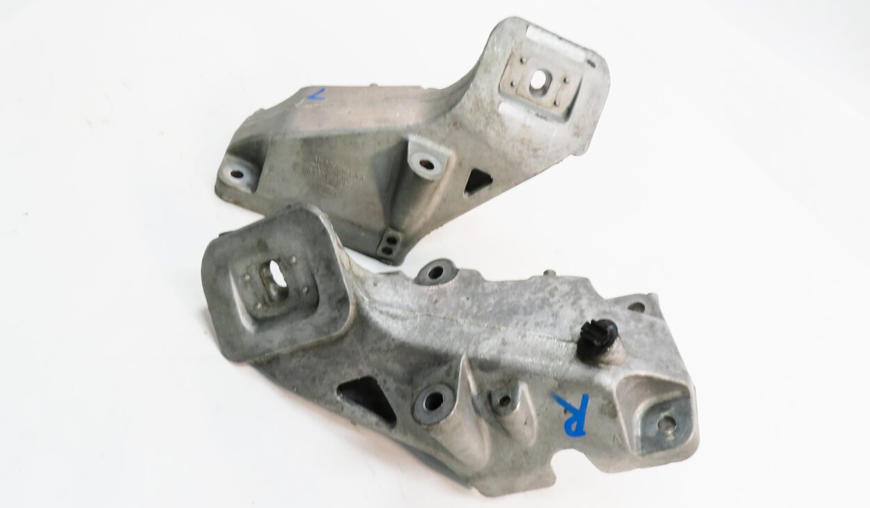 Thumbnail 3: 2011 RANGE ROVER SPORT (L320) 5.0L AJ133 V8 ENGINE - MOTOR MOUNT BRACKET SET-2