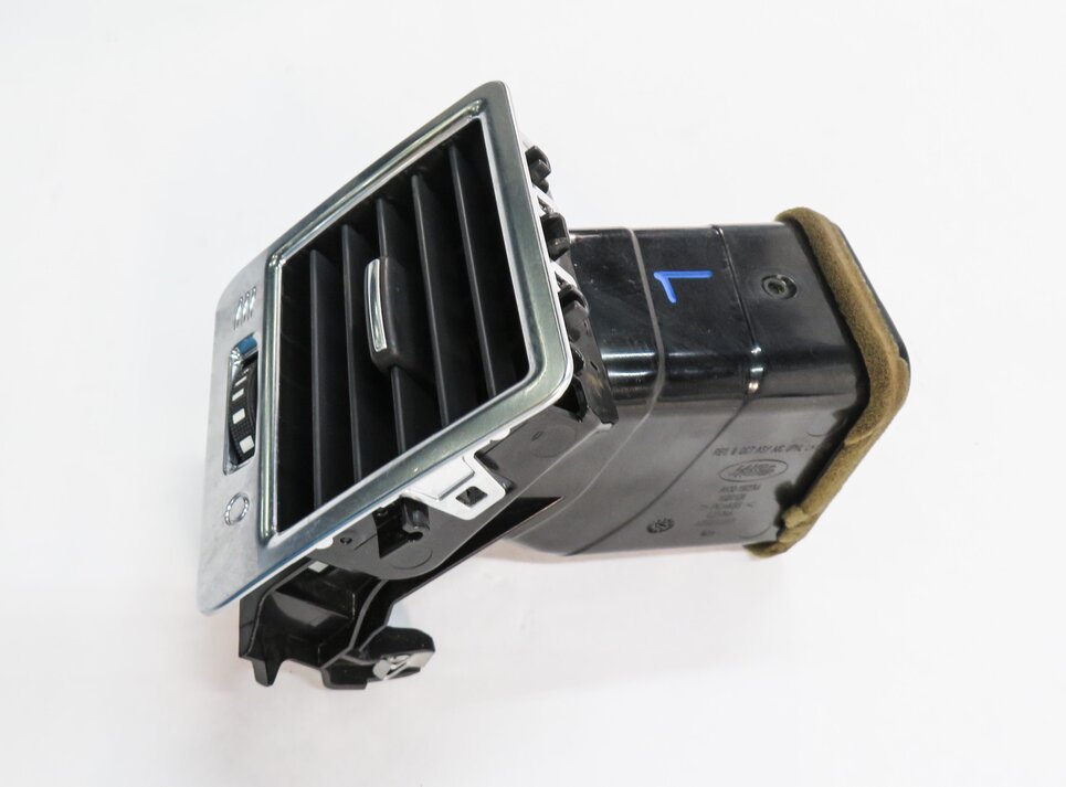 Thumbnail 3: 2011 RANGE ROVER SPORT (L320) LEFT FRONT DRIVER DASH OUTER HEATER A/C AIR VENT