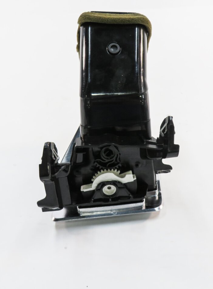 Thumbnail 6: 2011 RANGE ROVER SPORT (L320) LEFT FRONT DRIVER DASH OUTER HEATER A/C AIR VENT