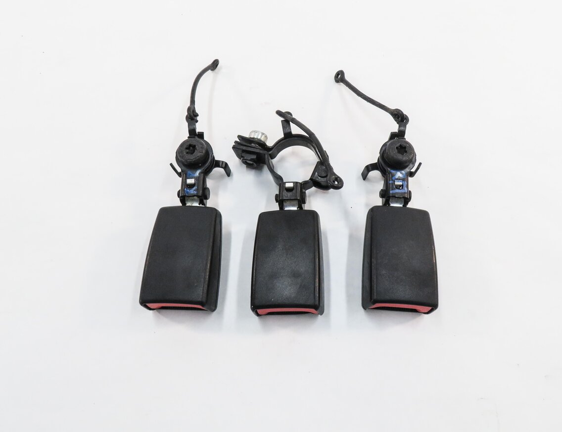 Thumbnail 2: 2011 RANGE ROVER SPORT (L320) REAR 2nd ROW SEAT SEATBELT BUCKLE RECEIVER SET