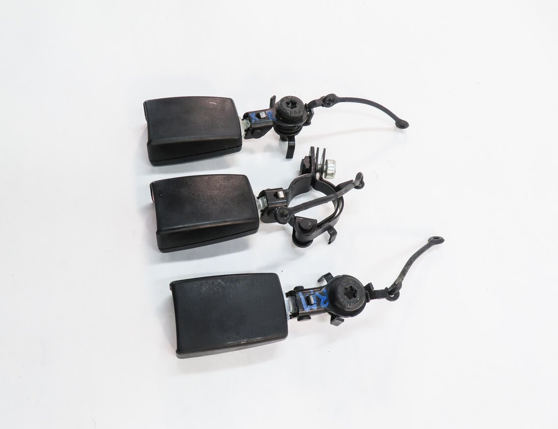 Thumbnail 4: 2011 RANGE ROVER SPORT (L320) REAR 2nd ROW SEAT SEATBELT BUCKLE RECEIVER SET