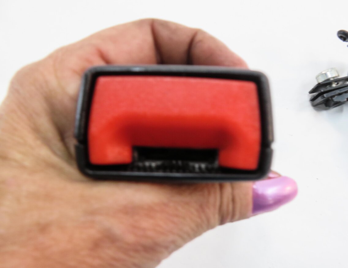 Thumbnail 8: 2011 RANGE ROVER SPORT (L320) REAR 2nd ROW SEAT SEATBELT BUCKLE RECEIVER SET