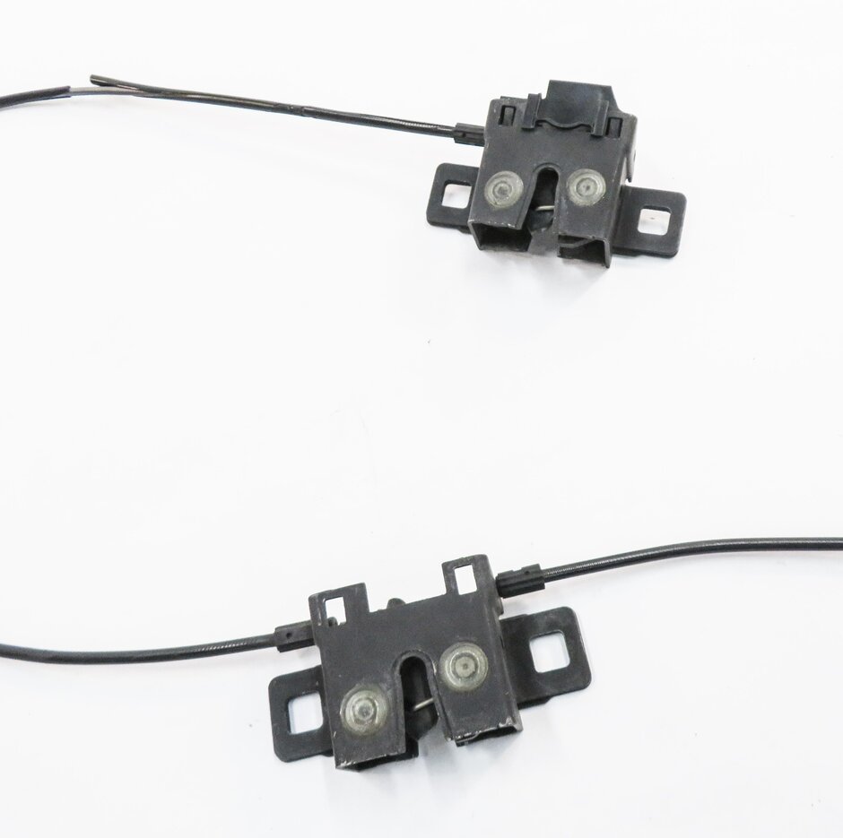 Thumbnail 3: 2011 RANGE ROVER SPORT (L320) FRONT LEFT & RIGHT LOWER HOOD LOCK LATCH SET-2