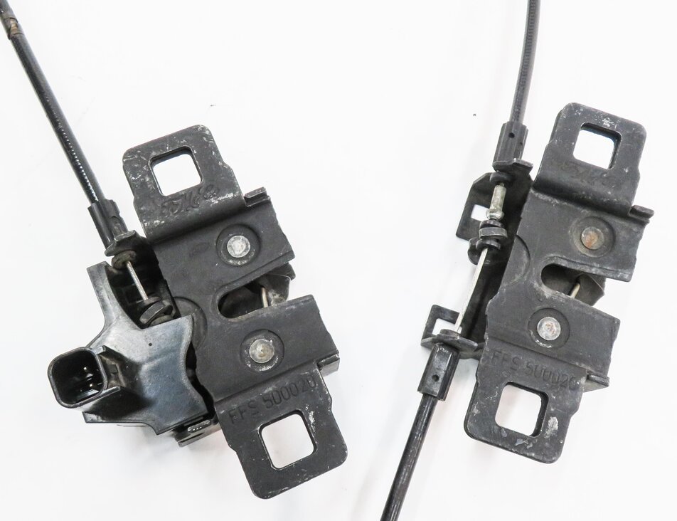 Thumbnail 4: 2011 RANGE ROVER SPORT (L320) FRONT LEFT & RIGHT LOWER HOOD LOCK LATCH SET-2