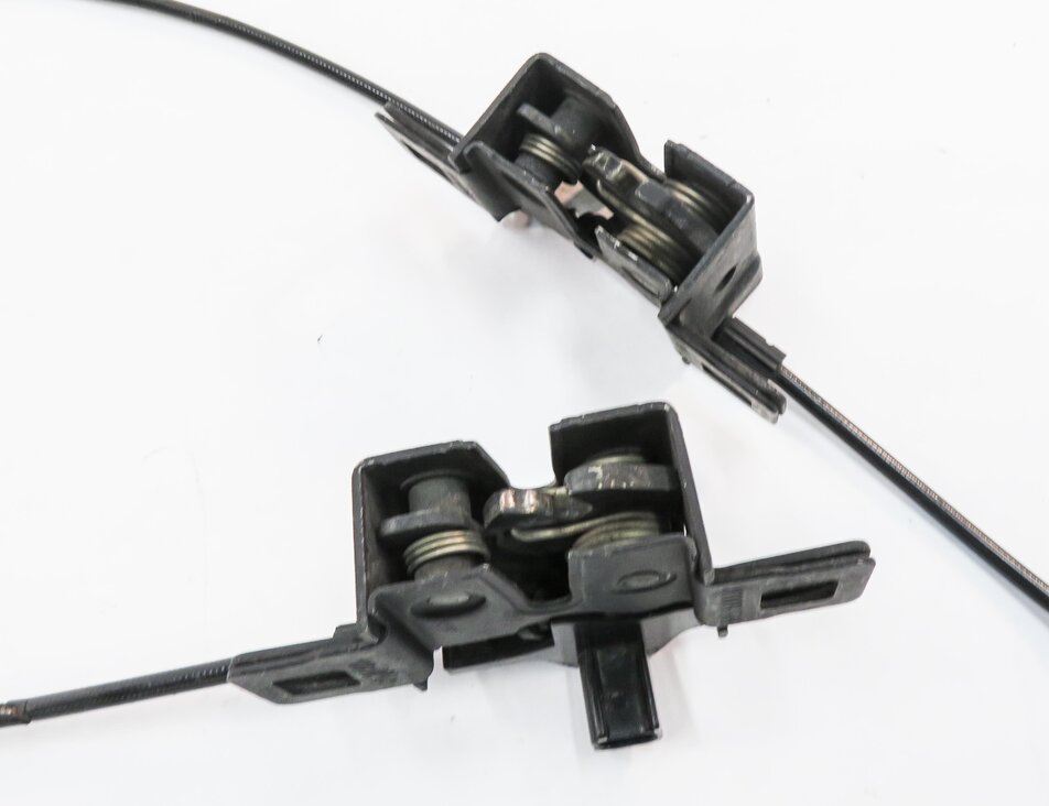 Thumbnail 5: 2011 RANGE ROVER SPORT (L320) FRONT LEFT & RIGHT LOWER HOOD LOCK LATCH SET-2