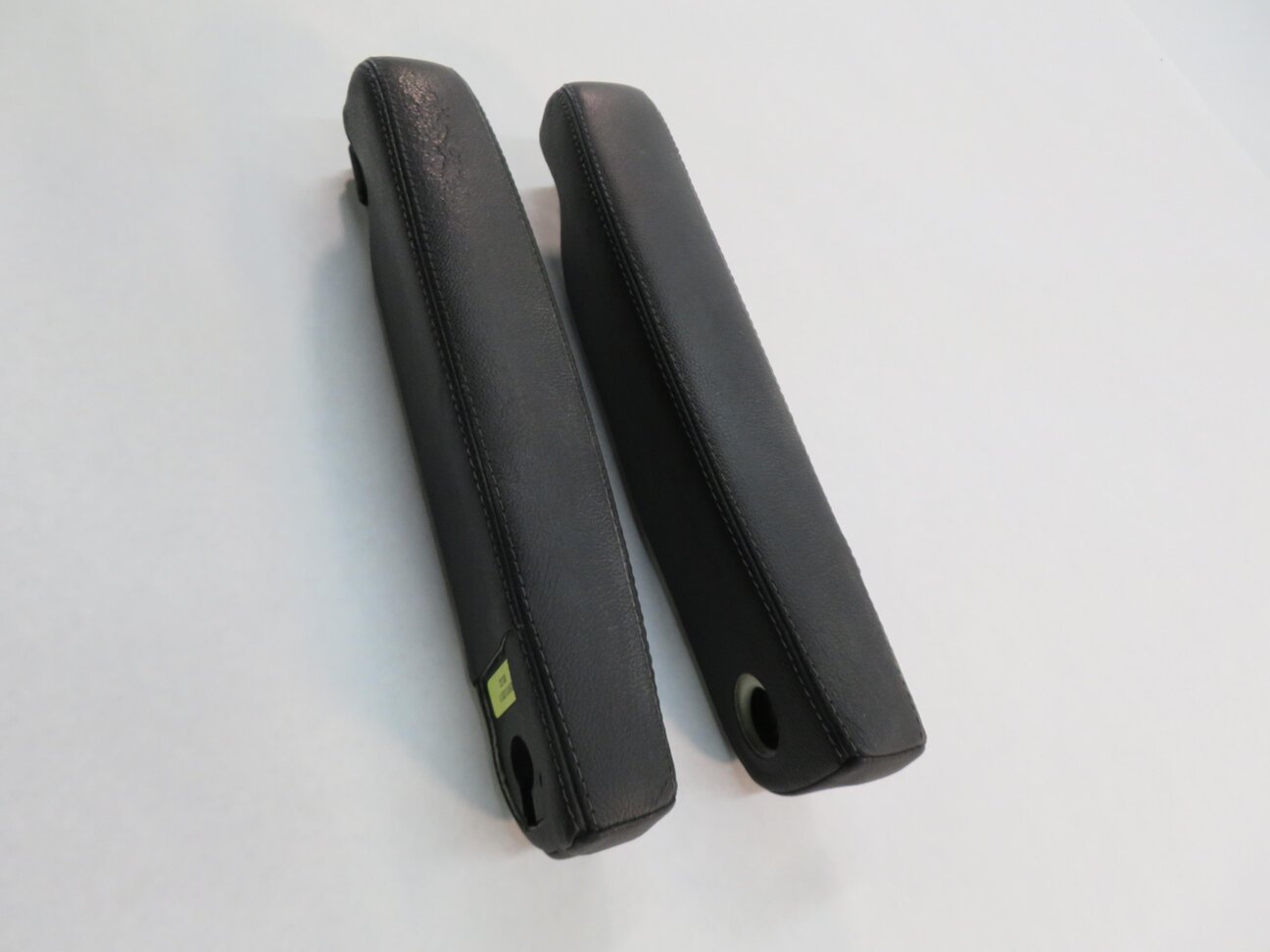 Thumbnail 4: 2011 RANGE ROVER SPORT (L320) FRONT LEFT & RIGHT SEAT ARMREST SET (EBONY BLACK)