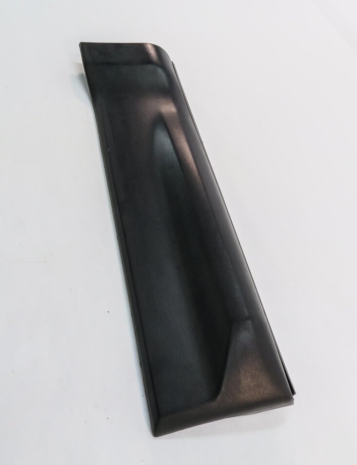 Thumbnail 3: 2011 RANGE ROVER SPORT (L320) LEFT REAR DOOR LOWER MOULDING RUNNER TRIM PANEL