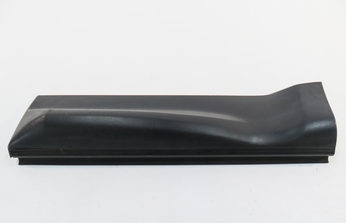 Thumbnail 4: 2011 RANGE ROVER SPORT (L320) LEFT REAR DOOR LOWER MOULDING RUNNER TRIM PANEL