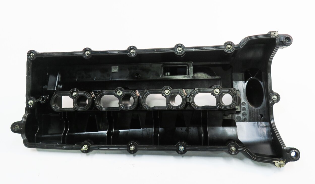 Thumbnail 6: 2010-2018 RANGE ROVER SPORT (L320 L322 L494 L405) 5.0L V8 - LEFT VALVE COVER