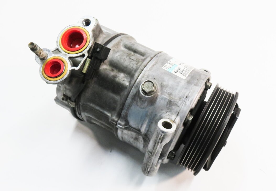 Thumbnail 1: 10-13 LAND ROVER LR4 / RANGE ROVER SPORT - AIR CONDITIONING A/C COMPRESSOR PUMP