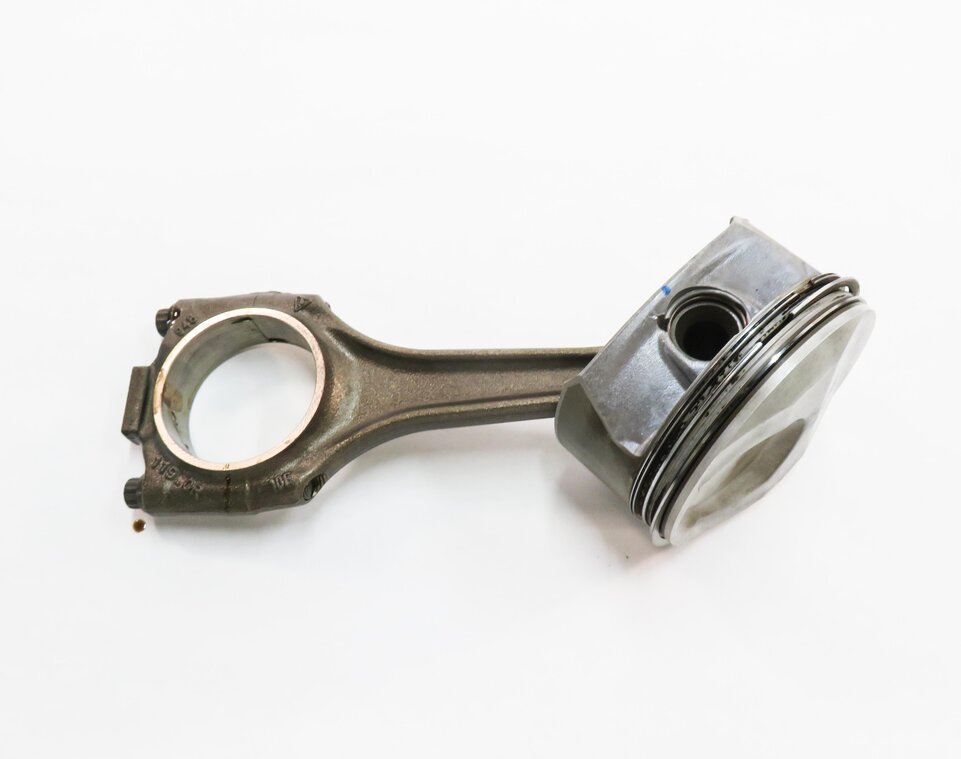 Thumbnail 6: 08-12 PORSCHE CAYENNE PANAMERA (958 970) 3.6L M46 / 4.8L M48 ENGINE PISTON SET