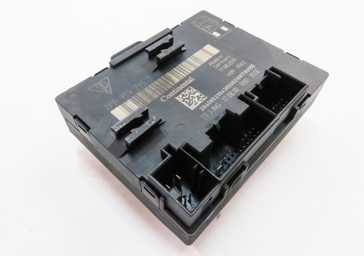 Thumbnail 1: 2011 PORSCHE CAYENNE (958) RIGHT REAR DOOR CONTROL MODULE