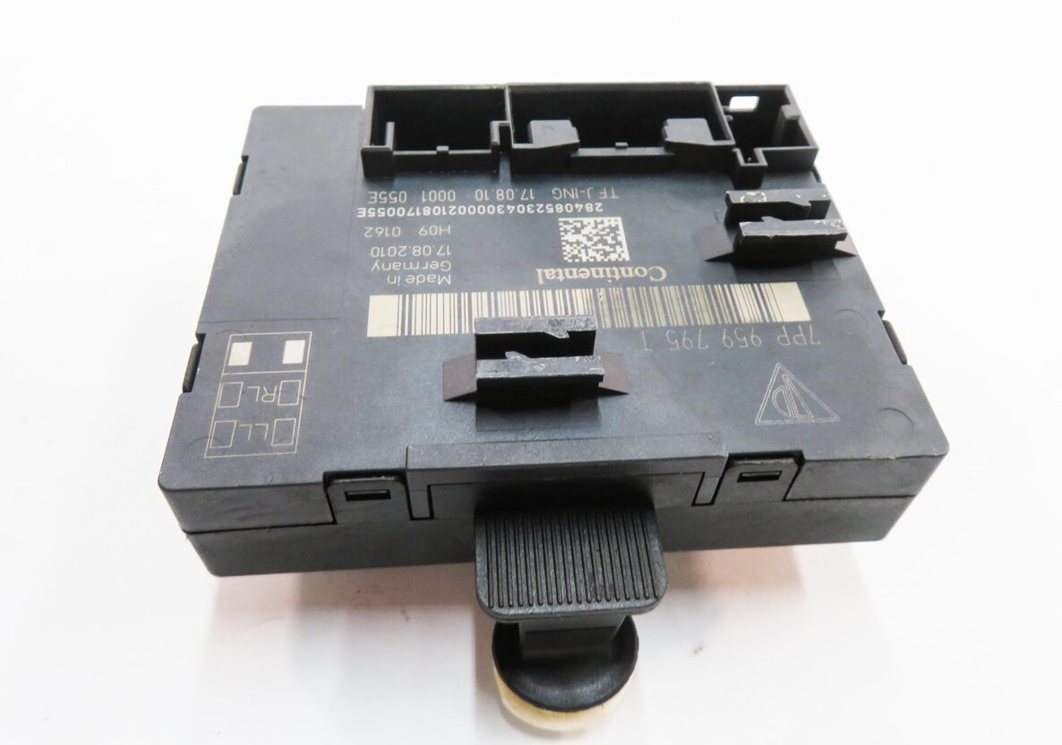 Thumbnail 4: 2011 PORSCHE CAYENNE (958) RIGHT REAR DOOR CONTROL MODULE
