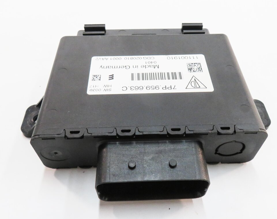 Thumbnail 2: 2011 PORSCHE CAYENNE (958) VOLTAGE CONVERTER CONTROL MODULE
