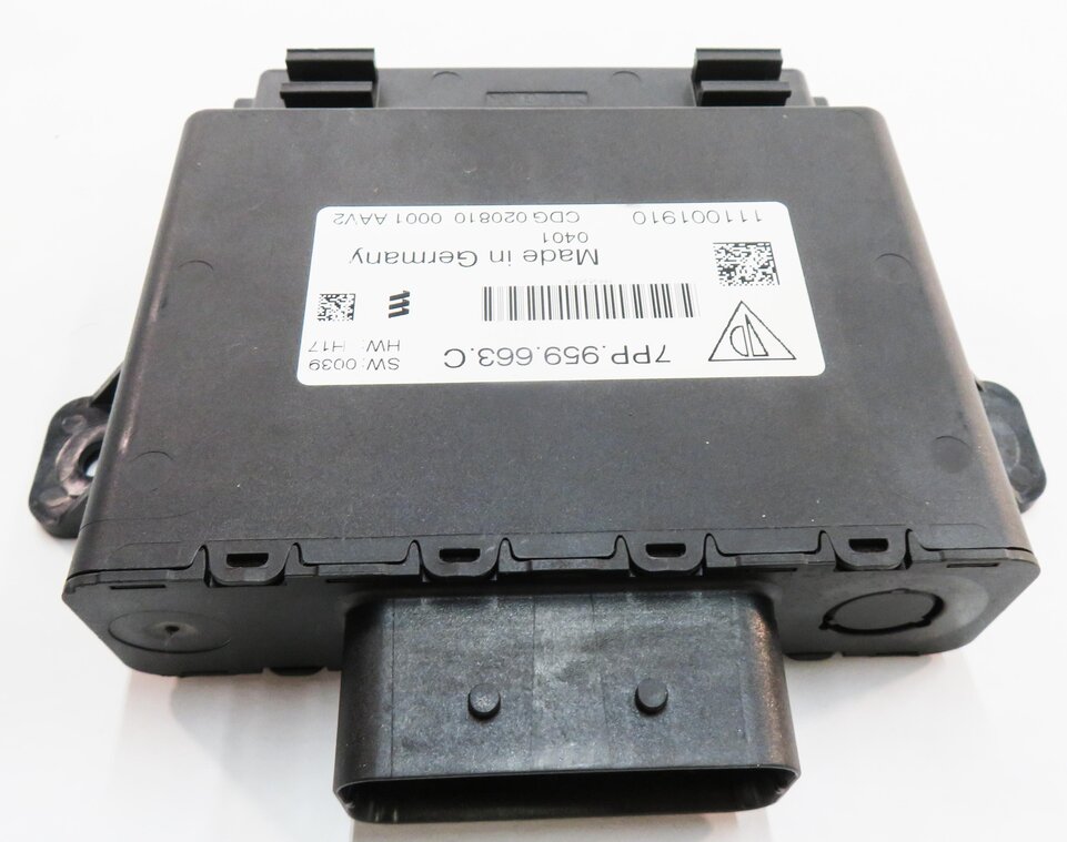 Thumbnail 6: 2011 PORSCHE CAYENNE (958) VOLTAGE CONVERTER CONTROL MODULE