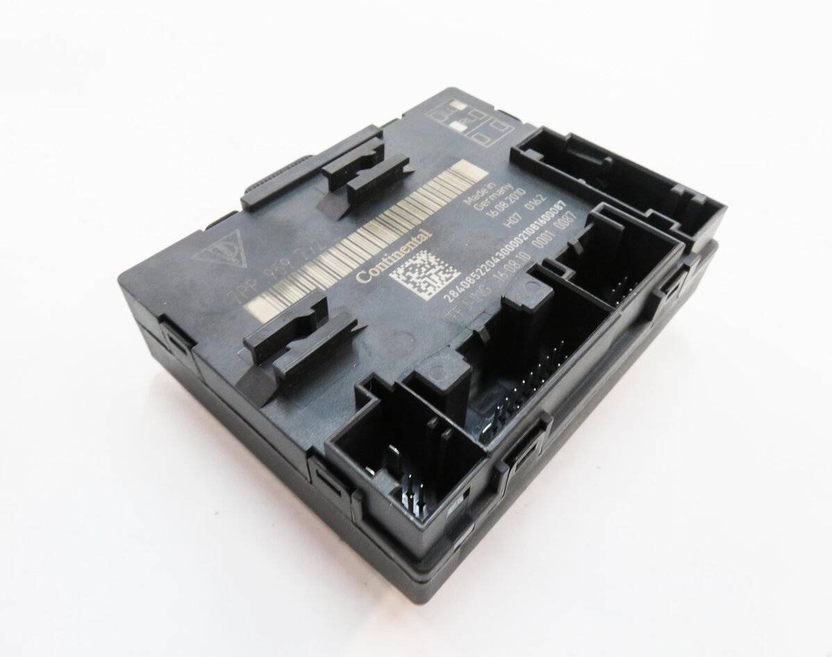 Thumbnail 1: 2011 PORSCHE CAYENNE (958) RIGHT FRONT PASSENGER DOOR CONTROL MODULE