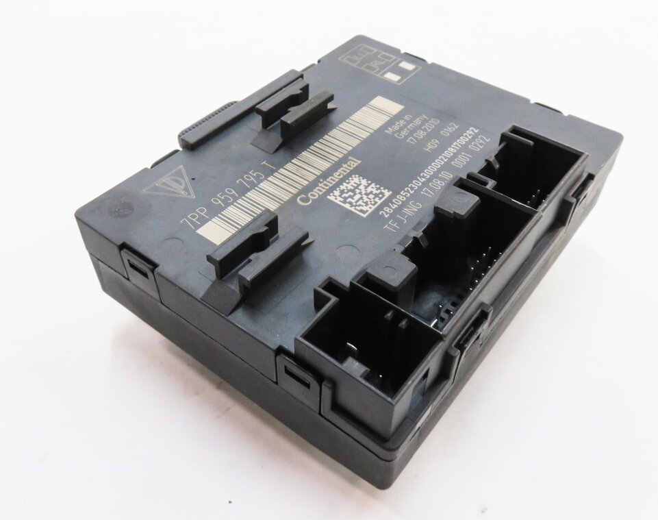 Thumbnail 1: 2011 PORSCHE CAYENNE (958) LEFT REAR DOOR CONTROL MODULE