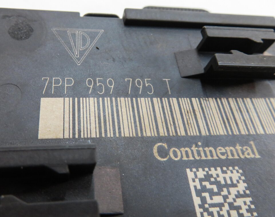Thumbnail 6: 2011 PORSCHE CAYENNE (958) LEFT REAR DOOR CONTROL MODULE