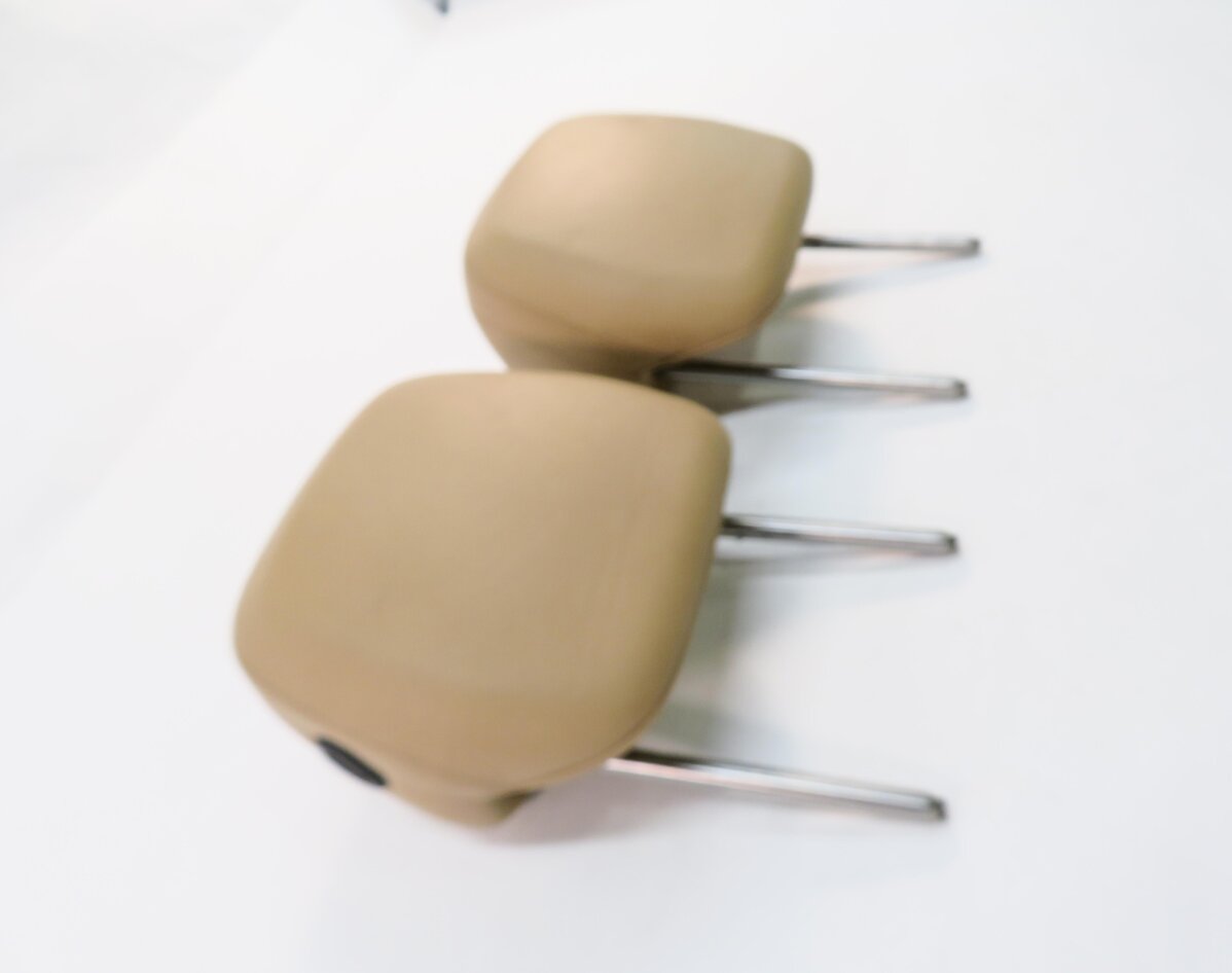 Thumbnail 3: 2011 PORSCHE CAYENNE (958) FRONT LEFT & RIGHT SEAT HEADREST SET (BEIGE LEATHER)