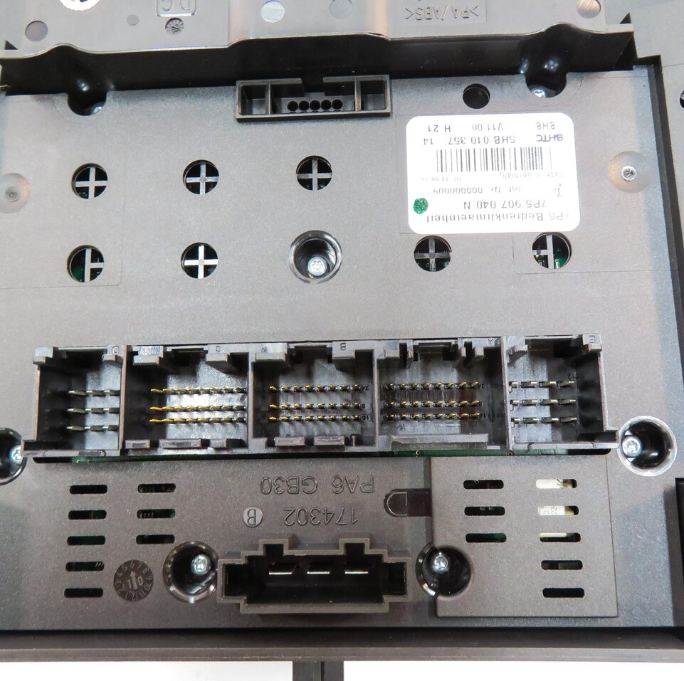 Thumbnail 8: 2011-2018 PORSCHE CAYENNE (958) FRONT HEATER A/C TEMPERATURE CONTROL PANEL