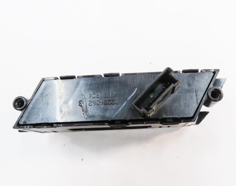 Thumbnail 6: 2011 PORSCHE CAYENNE (958) LEFT FRONT DRIVER MEMORY SEAT SWITCH BUTTON PANEL
