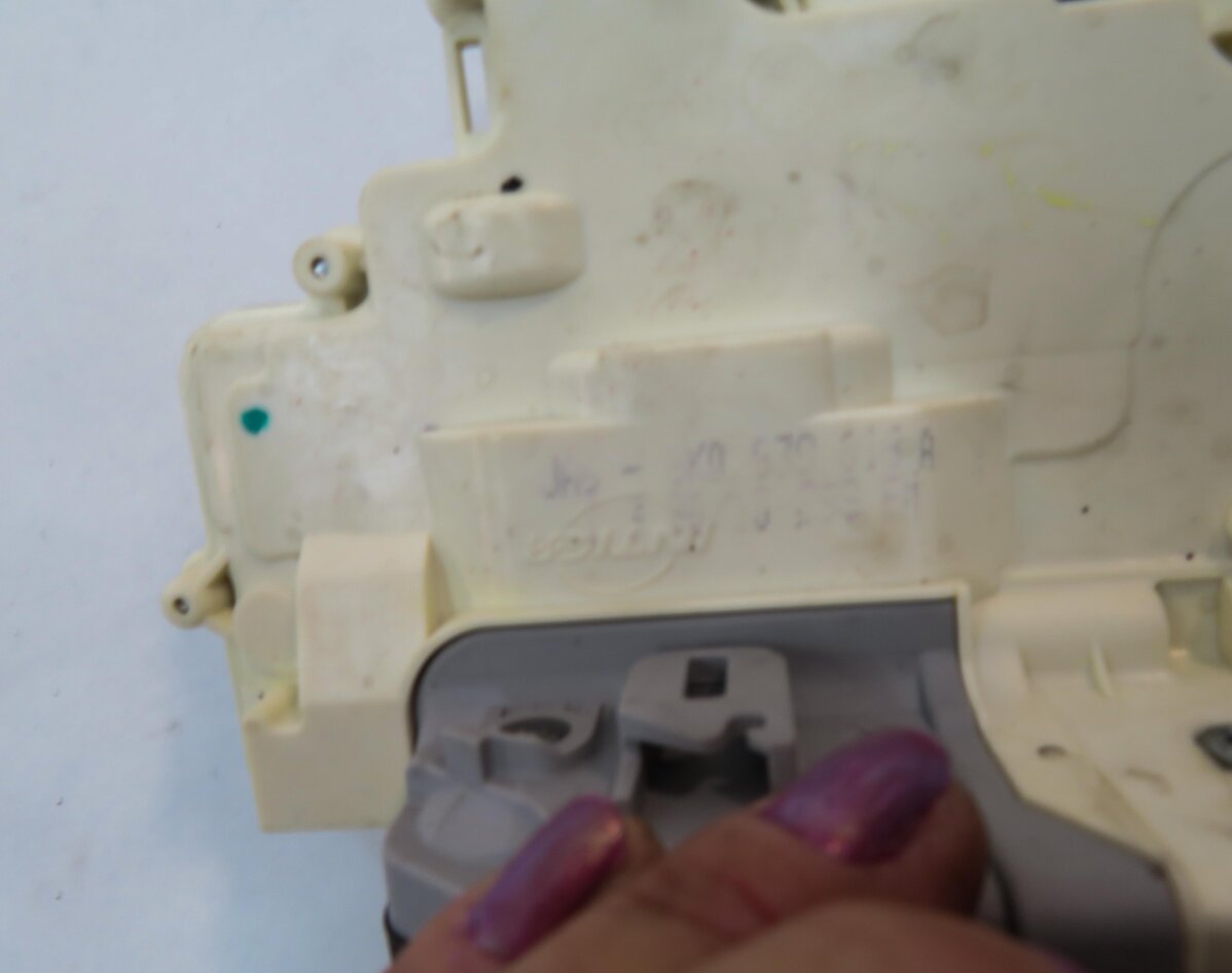 Thumbnail 7: 11-18 PORSCHE CAYENNE PANAMERA (958 970 G1) RIGHT REAR DOOR LOCK LATCH ACTUATOR
