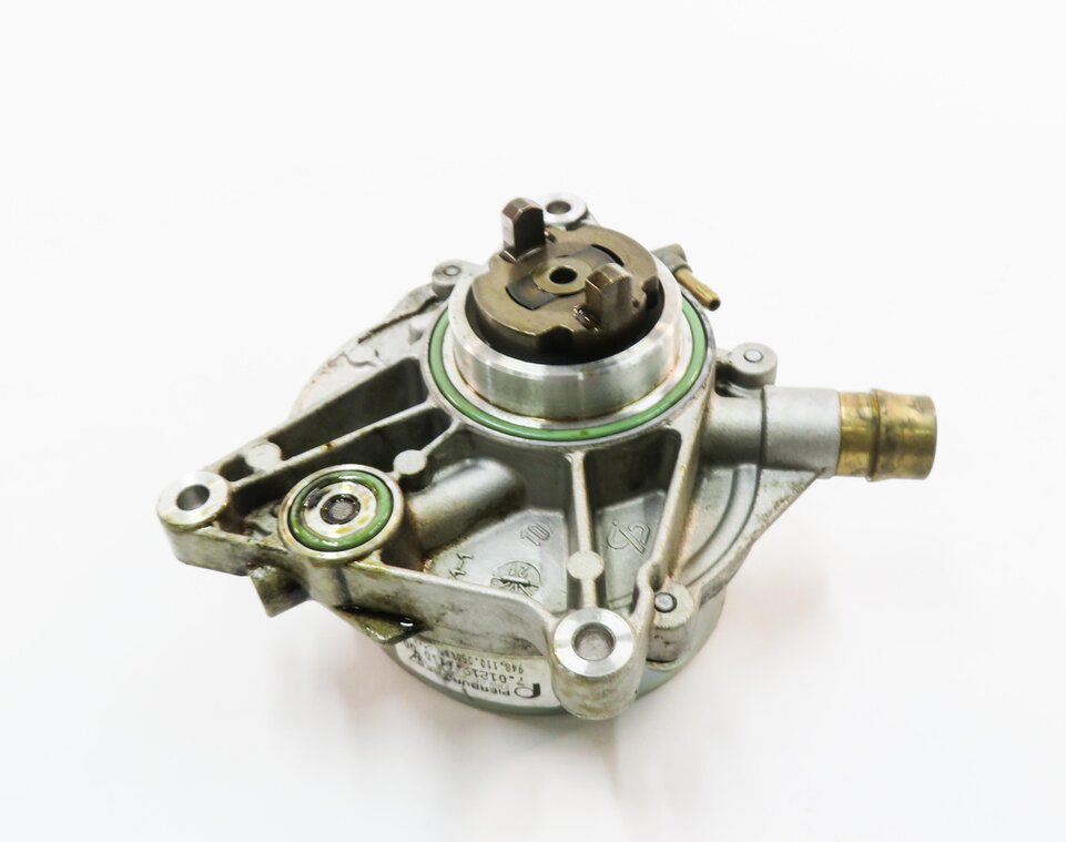 Thumbnail 4: 2011 PORSCHE CAYENNE (958) 4.8L M48 V8 ENGINE - BRAKE VACUUM PUMP