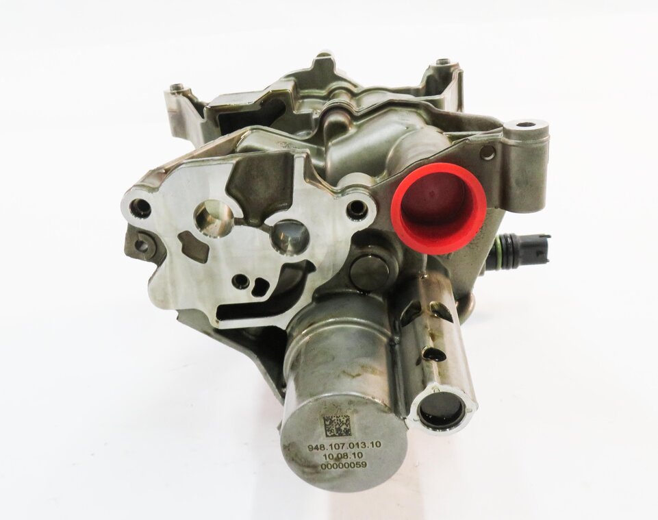 Thumbnail 6: 2011 PORSCHE CAYENNE (958) 4.8L M48.02 V8 ENGINE - OIL PUMP