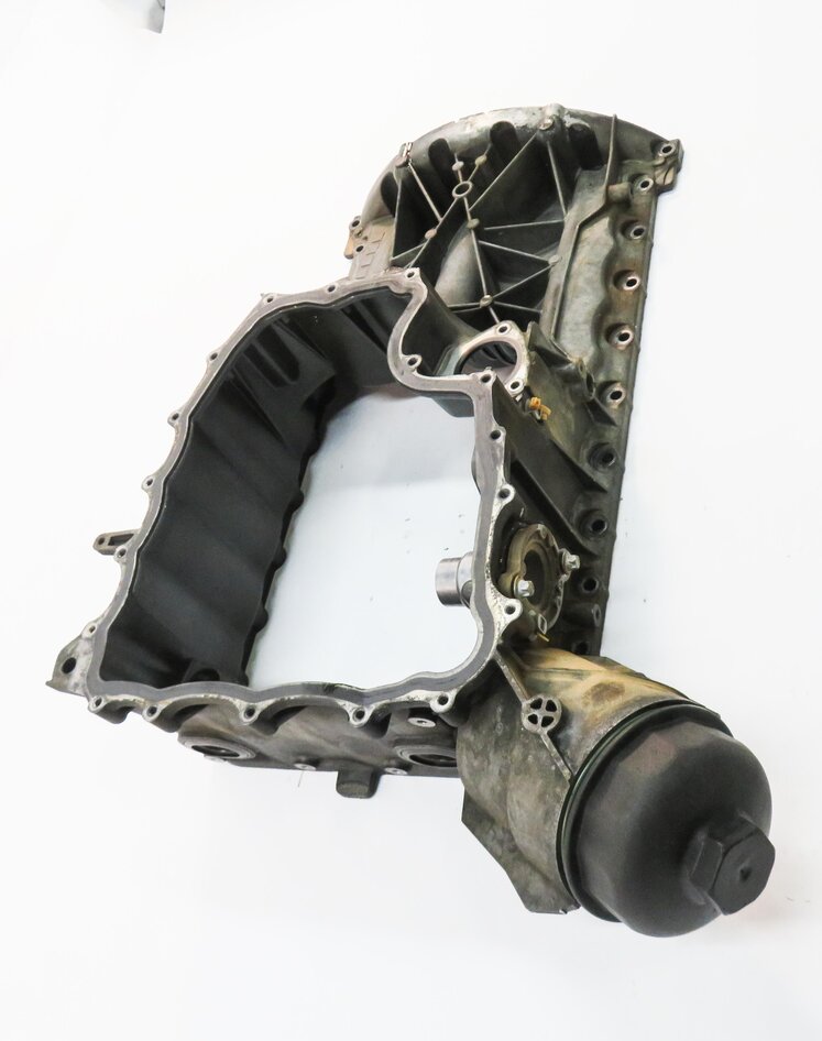 Thumbnail 3: 2011-2013 PORSCHE CAYENNE (958) 4.8L M48 V8 - UPPER ENGINE OIL PAN CRADLE