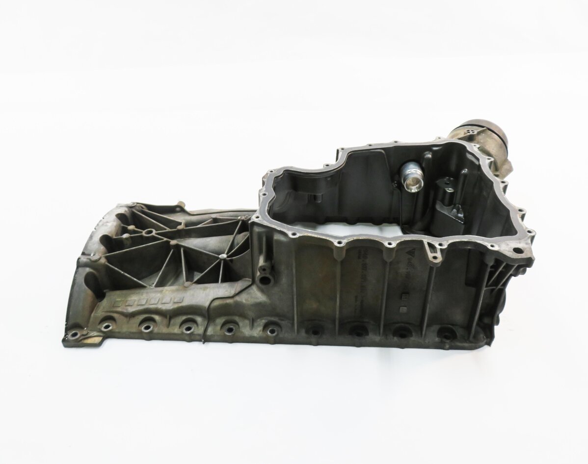 Thumbnail 5: 2011-2013 PORSCHE CAYENNE (958) 4.8L M48 V8 - UPPER ENGINE OIL PAN CRADLE