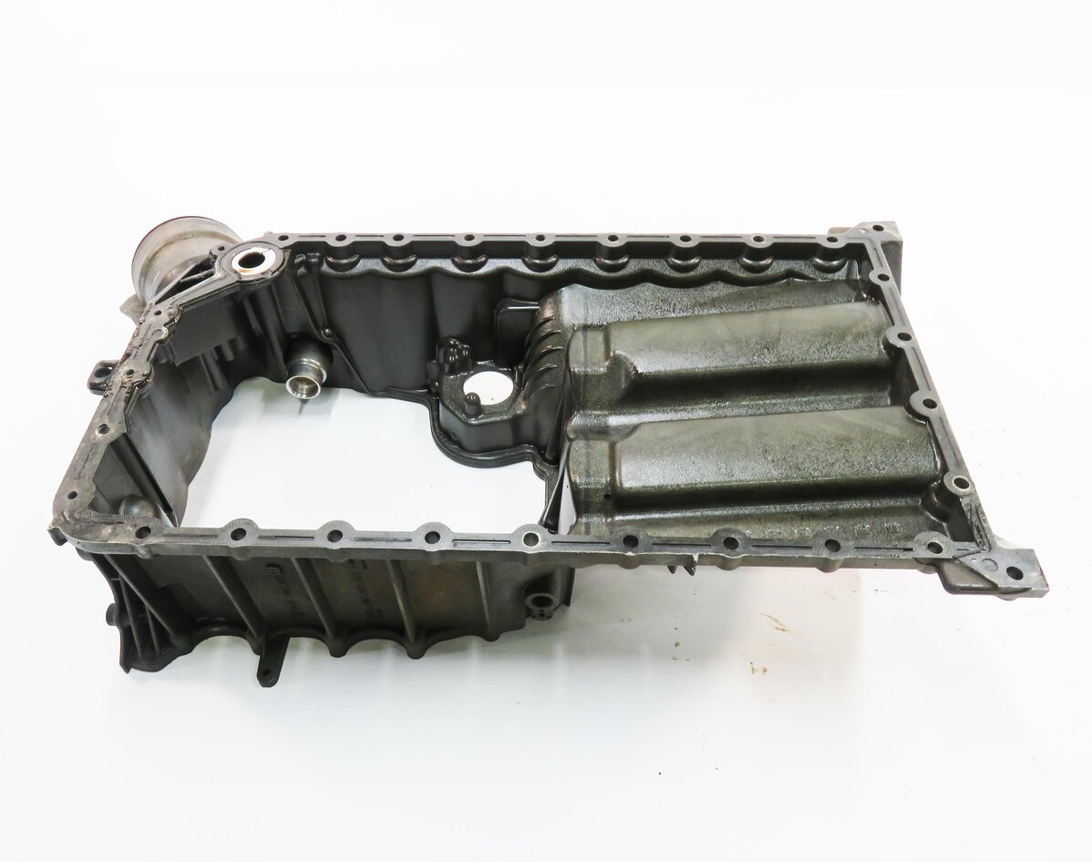 Thumbnail 7: 2011-2013 PORSCHE CAYENNE (958) 4.8L M48 V8 - UPPER ENGINE OIL PAN CRADLE