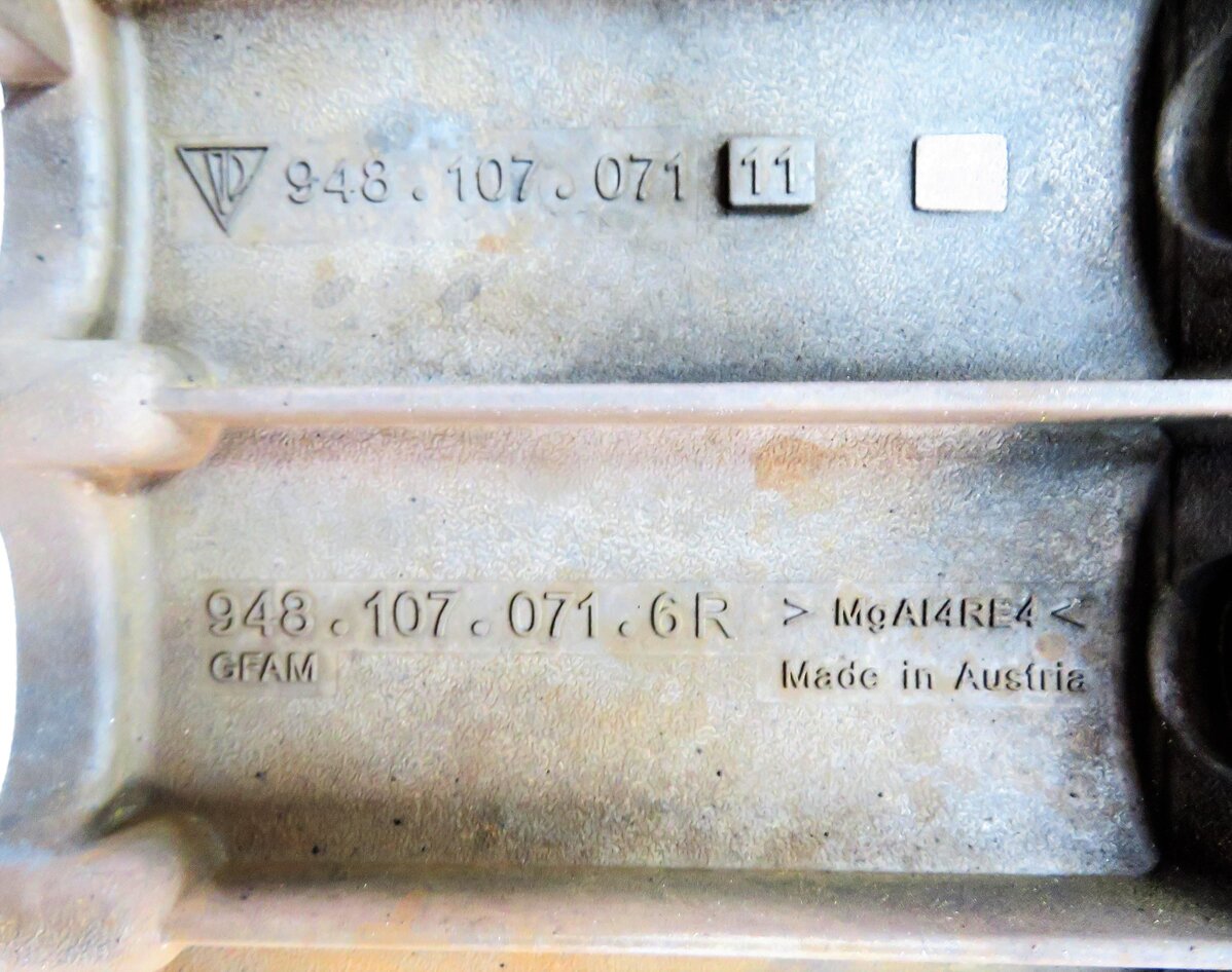 Thumbnail 8: 2011-2013 PORSCHE CAYENNE (958) 4.8L M48 V8 - UPPER ENGINE OIL PAN CRADLE