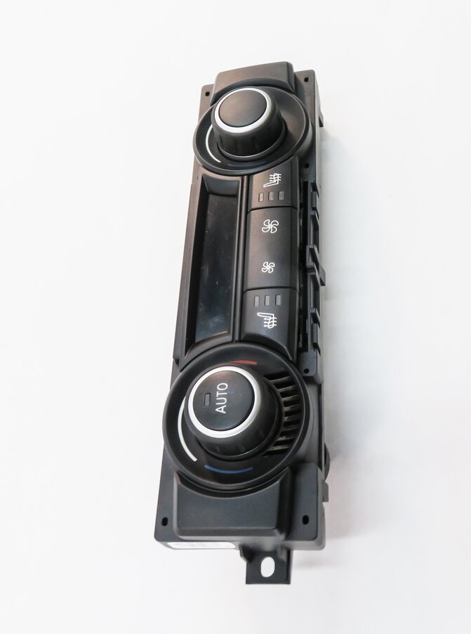 Thumbnail 5: 2009 BMW X6 (E71) REAR HEATER A/C TEMPERATURE CLIMATE CONTROL PANEL