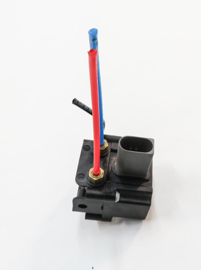 Thumbnail 2: 2009 BMW X6 (E71) AIR SUSPENSION COMPRESSOR PUMP VALVE BLOCK