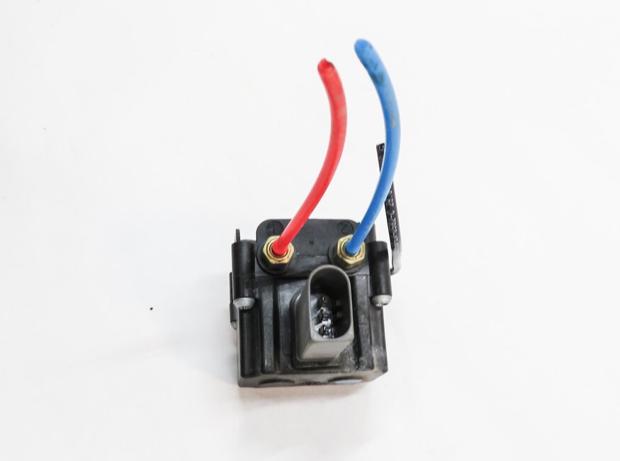 Thumbnail 4: 2009 BMW X6 (E71) AIR SUSPENSION COMPRESSOR PUMP VALVE BLOCK