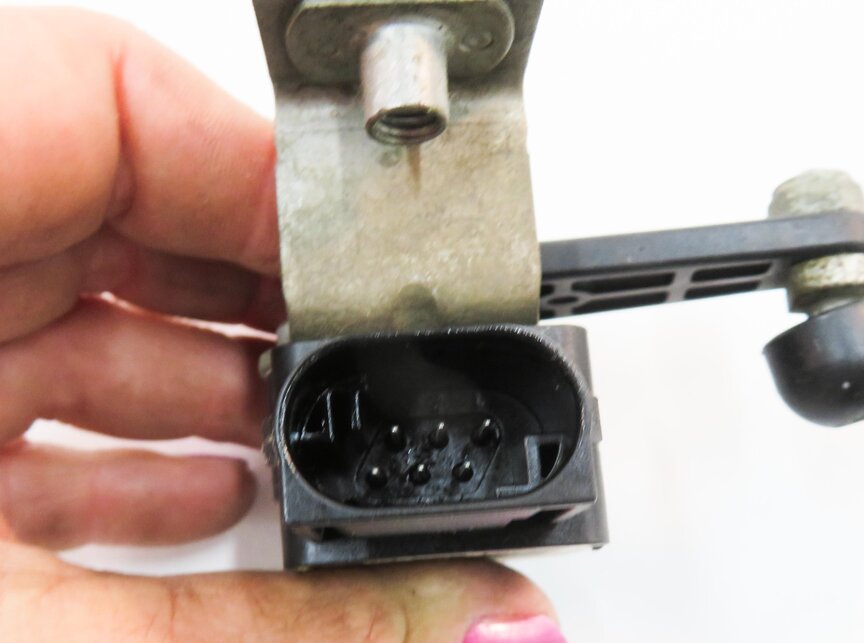 Thumbnail 5: 2009 BMW X6 (E71) LEFT FRONT DRIVER SUSPENSION HEIGHT LEVEL SENSOR