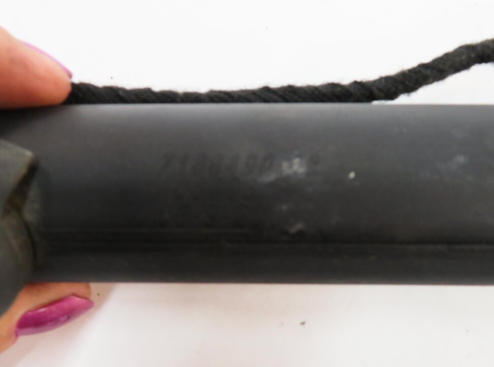 Thumbnail 7: 09 BMW X6 (E71) LEFT & RIGHT REAR HATCH GATE TRUNK SPINDLE DRIVE SHOCK STRUT SET