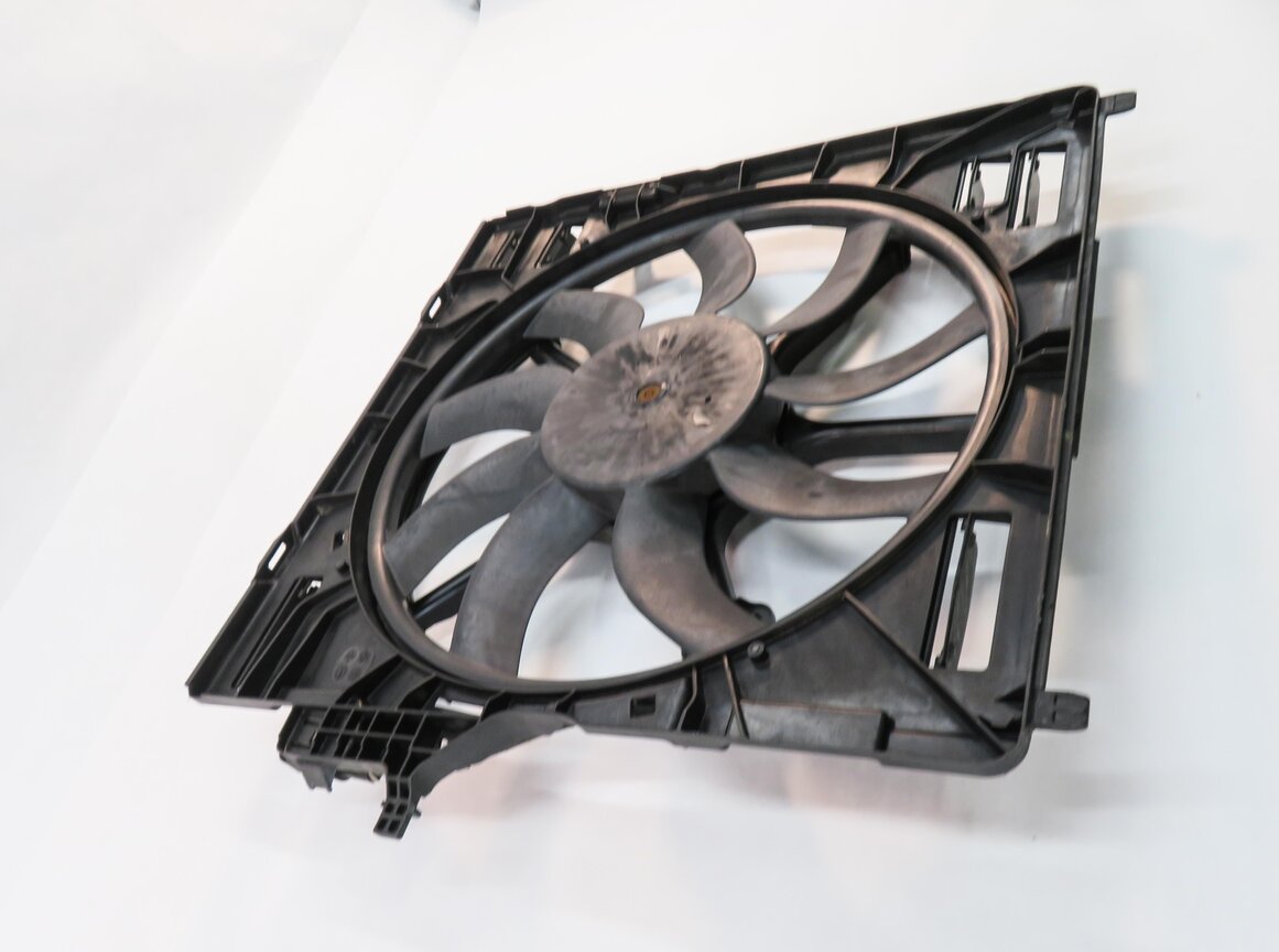 Thumbnail 4: 2008-2014 BMW X5 X5M X6 X6M (E70 E71) 850 WATT RADIATOR COOLING FAN ASSEMBLY