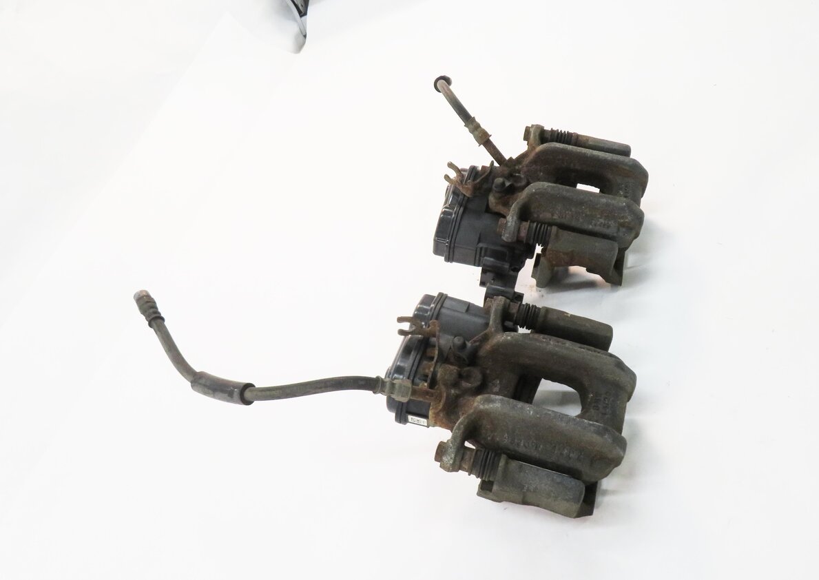 Thumbnail 3: 2011-2016 BMW 528i 535i ACTIVEHYBRID-5 (F10) REAR ABS DISC BRAKE CALIPER SET-2
