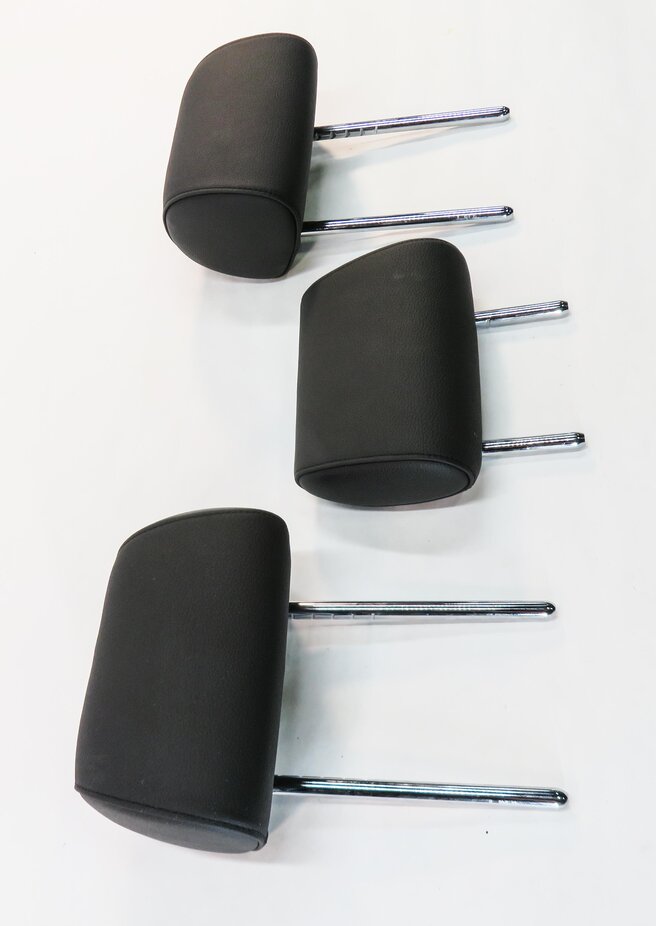 Thumbnail 3: 2015 BMW 535i (F10) REAR SEAT HEADREST SET-3 (BLACK LEATHER)